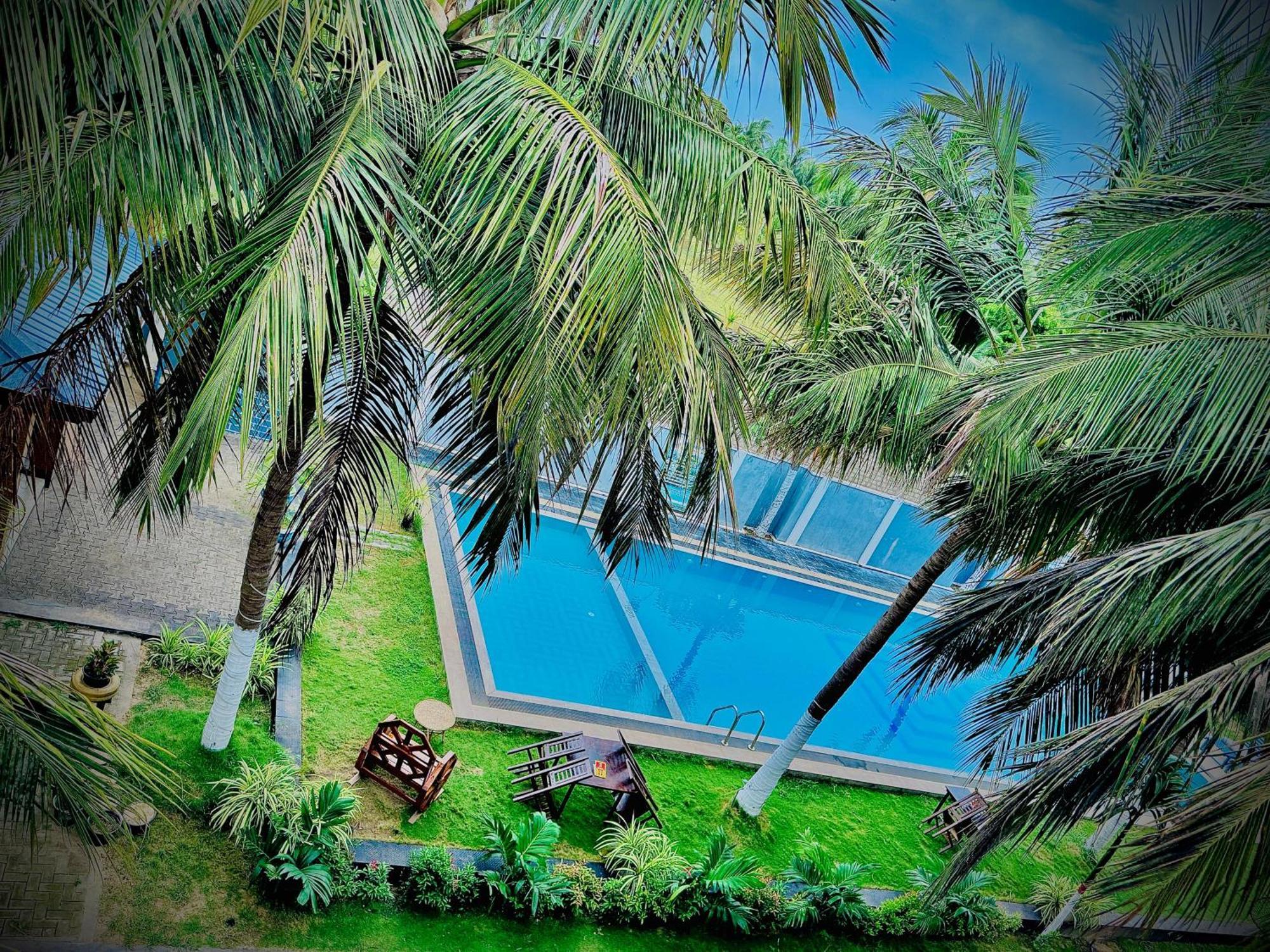 Nilaveli Hybrid Holiday Hotel Buitenkant foto